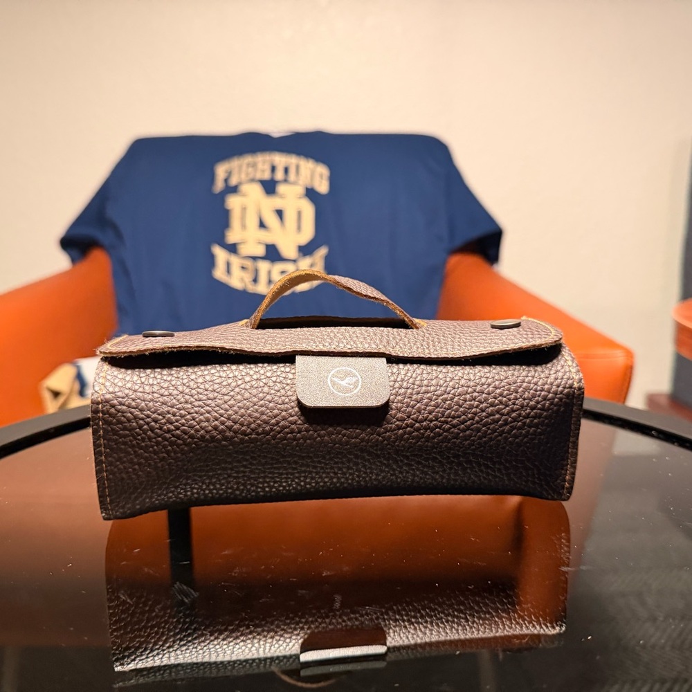 Lufthansa Business Class Amenity Kit - Classic Brown Leather - Picture 4 of 5